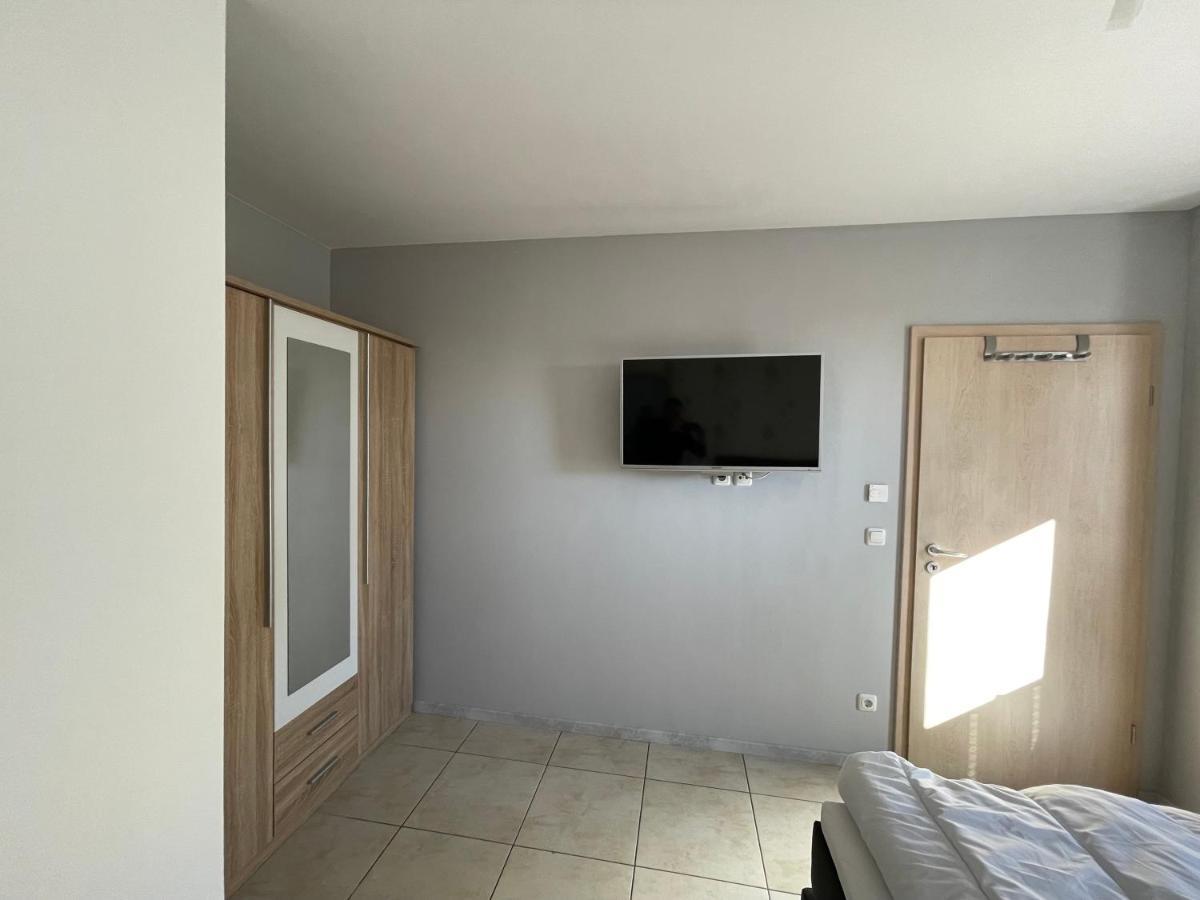 Villa Sara Wohnung Buskam Mit Terrasse Гёрен Экстерьер фото
